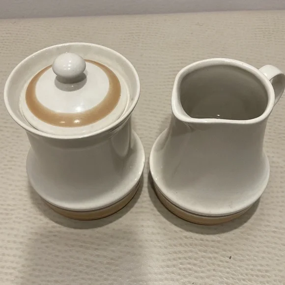 Japan vintage Hand Decorated Stoneware WaterColors Hearthside Creamer Sugar Set - Picture 2 of 11